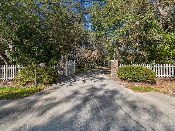 2nd image of 1130 Anclote Rd