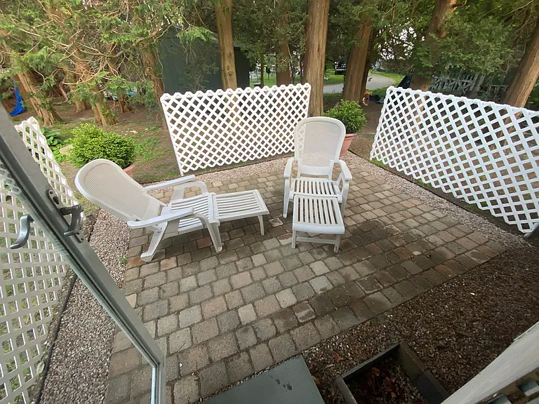 629 E Main Rd #2 — Photo 11