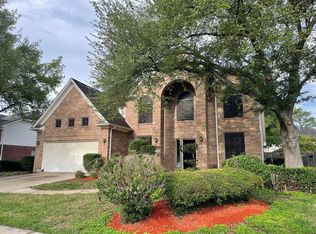 9323 Willow Crossing Dr, Houston, TX 77064