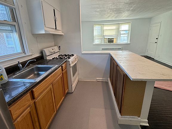 4th image of 6828-30 Algon Ave #A-d