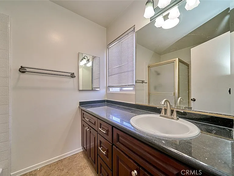 27916 Alvarez Dr — Photo 22