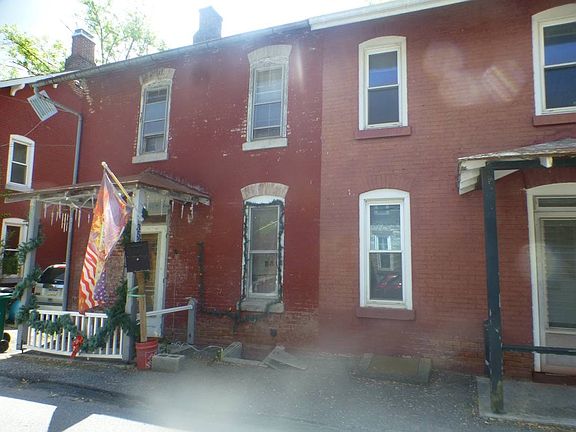 2nd image of 353 Boyd St