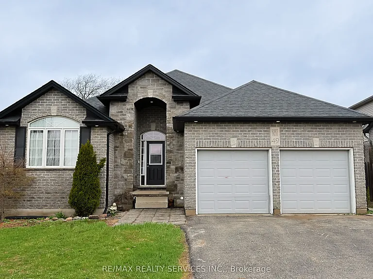 49 Woodhatch Cres #BASEMENT — Photo 1