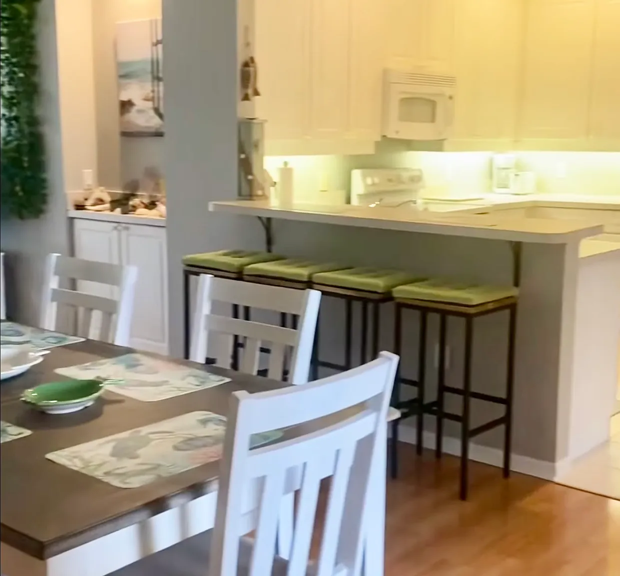 3 bed, 1350 sqft, $4,500 — Photo 3