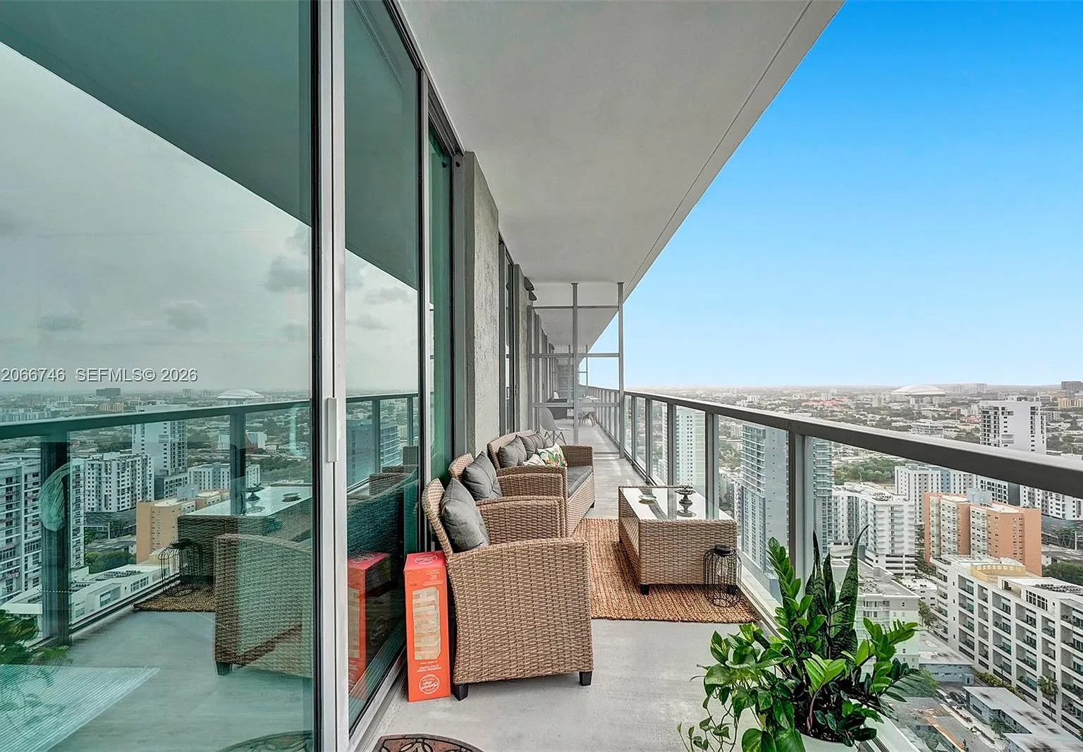 The Axis On Brickell Cond — Photo 2