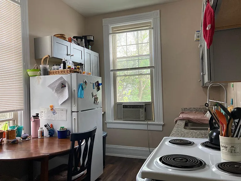 313 Donahue St #2 — Photo 5