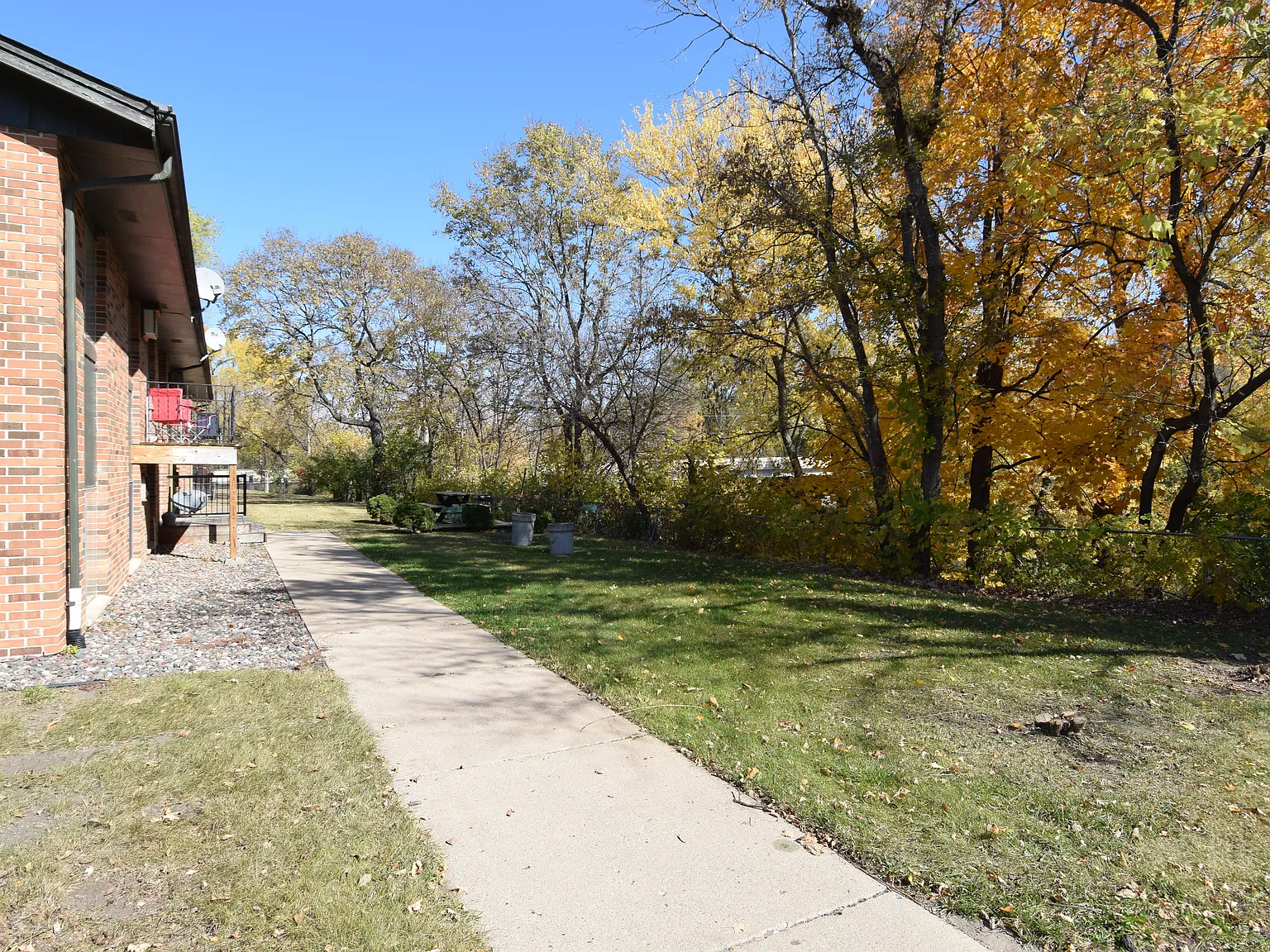 1 bed, 850 sqft, $925 — Photo 2