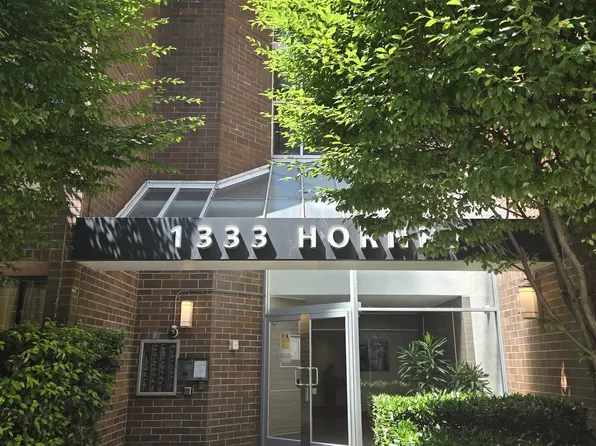 1333 Hornby St #323, Vancouver, BC V6Z 2C1