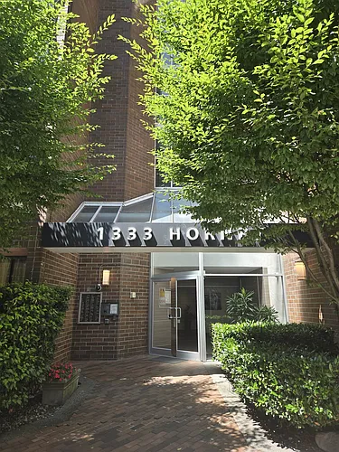 1333 Hornby St Photo 1