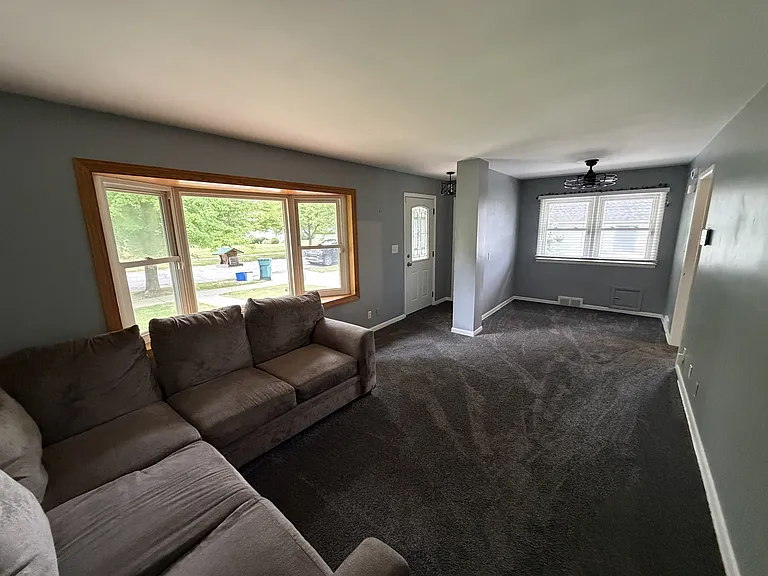 1339 Adams St — Photo 2
