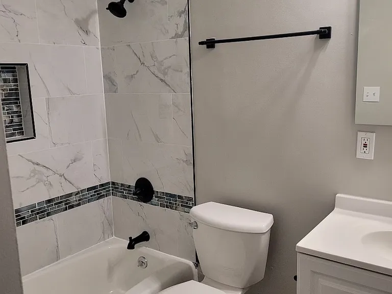 847 S Lake Park Ave #14W — Photo 5