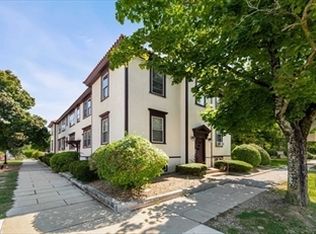 98 Main St APT V, Andover, MA 01810