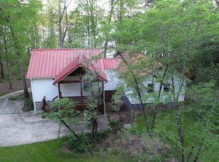 102 Raindrop Cir, Hartwell, GA 30643