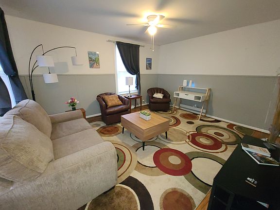 4th image of 602 E Battell St #602