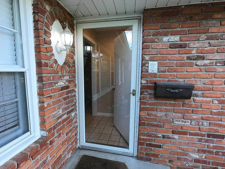 5830 Perry Ln — Photo 60