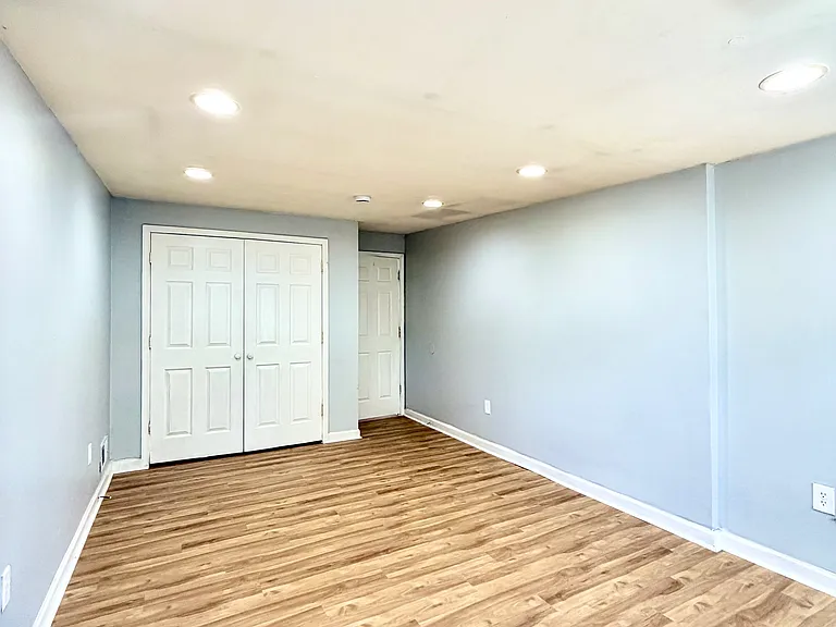 414 N Bradford St — Photo 8