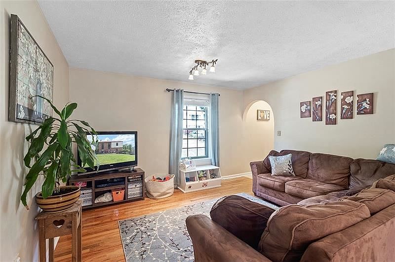 150 Dinwiddie Dr, New Kensington, PA 15068 Zillow