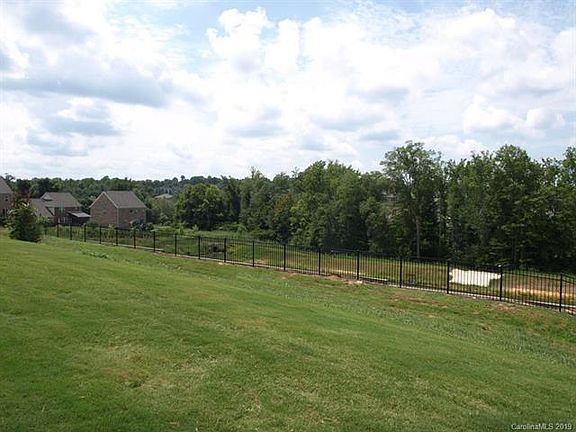 5th image of 3310 Yarmouth Ln