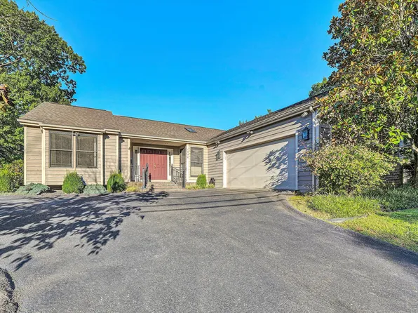 1930 McVitty Rd, Salem, VA 24153