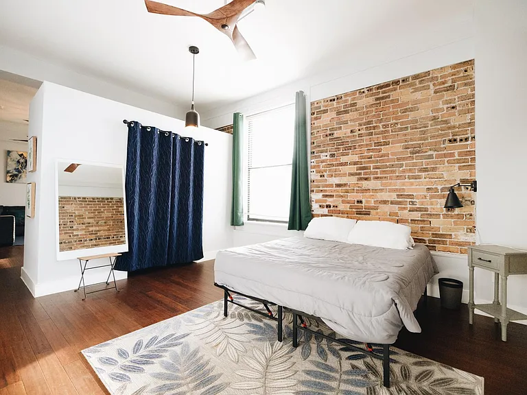 915 Franklin St #5H — Photo 7