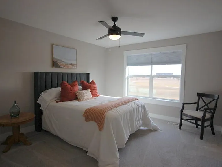 1218 S Linn St — Photo 15