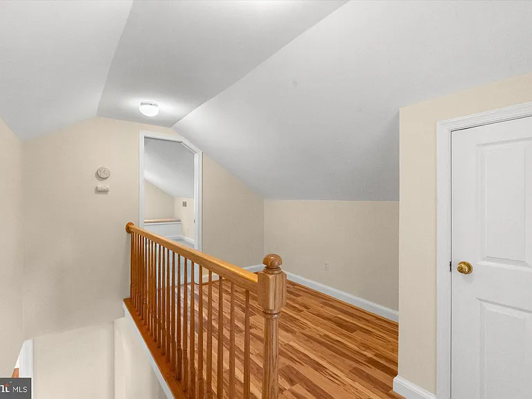 16 E Braddock Rd — Photo 28