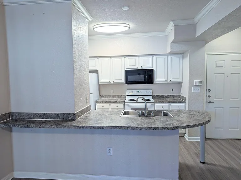 911 N Orange Ave #430 — Photo 27