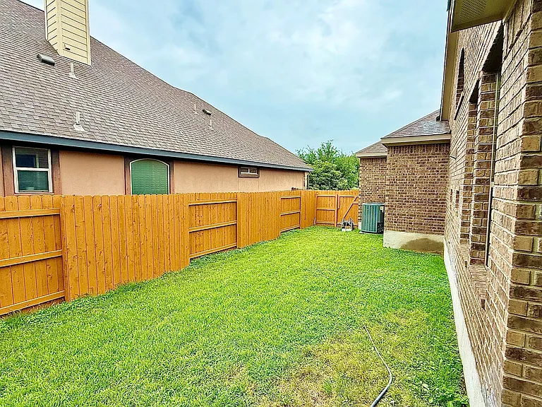 5512 Lipan Apache Bnd — Photo 29