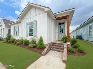 122 Oak Village Dr, Scott, LA 70583