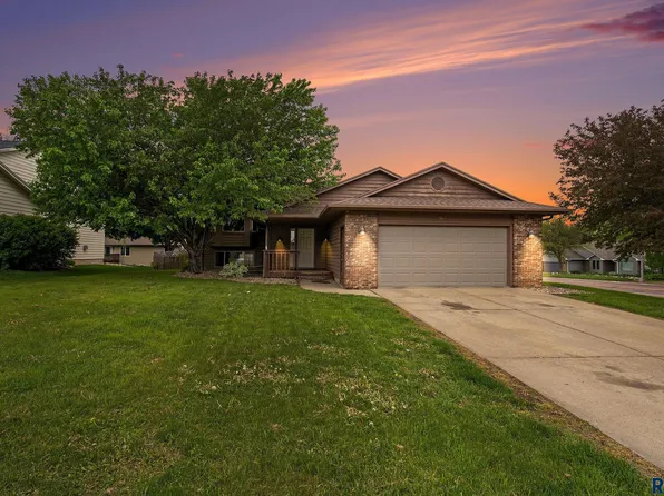 1801 S Remington Cir, Sioux Falls, SD 57106