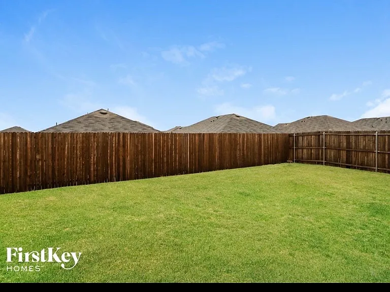 2339 French St — Photo 14