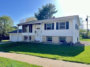 715 Connie Rd, Baraboo, WI 53913