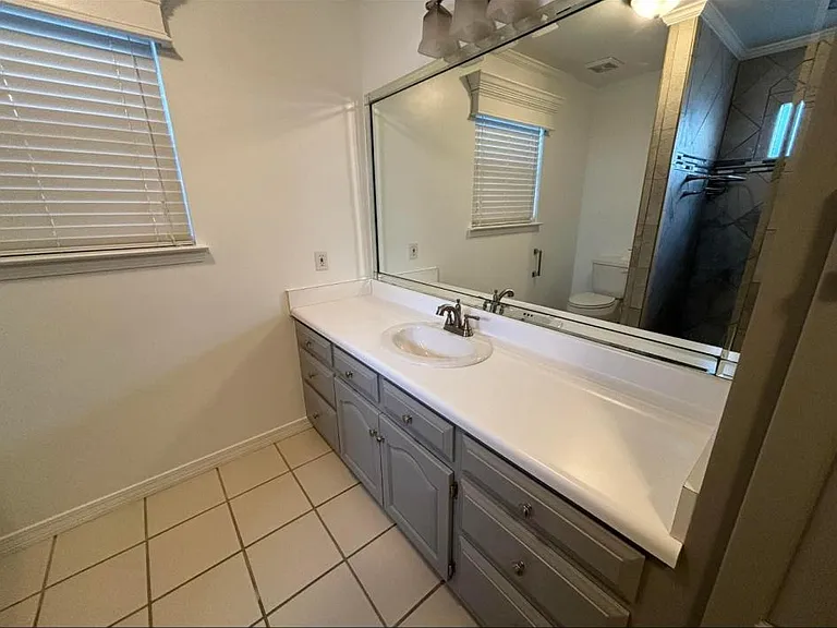 5587 Mobile Ave — Photo 6