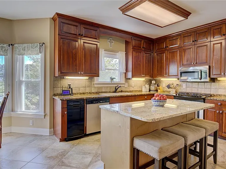 12325 Six Ponds Ln — Photo 26