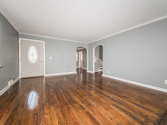 3rd image of 6258 Elbrook Ave