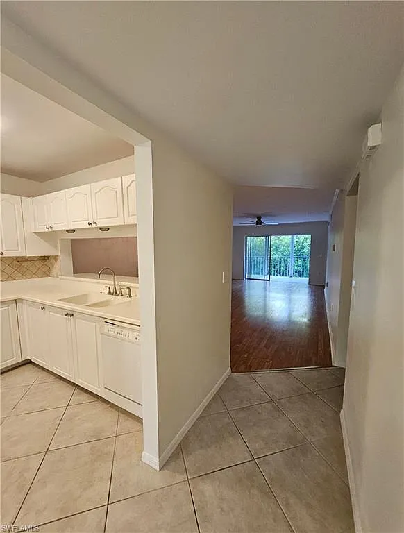 2 bed, 2.0 bath, 1100 sqft, $2,100 — Photo 2