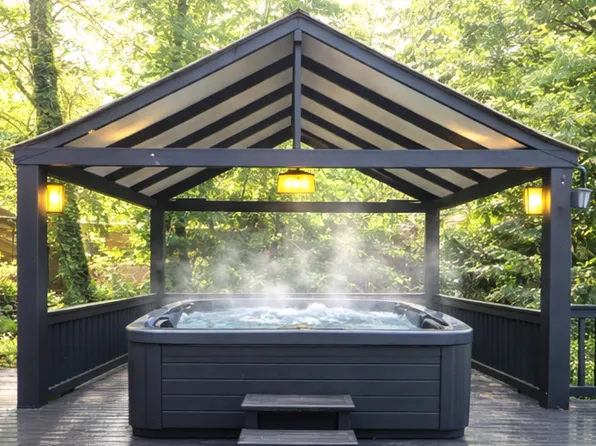 (undisclosed Address), Kirkland, WA 98034