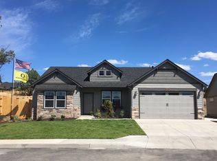 2704 SW 47th St, Redmond, OR 97756