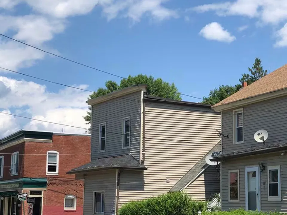22 Pleasant St #J