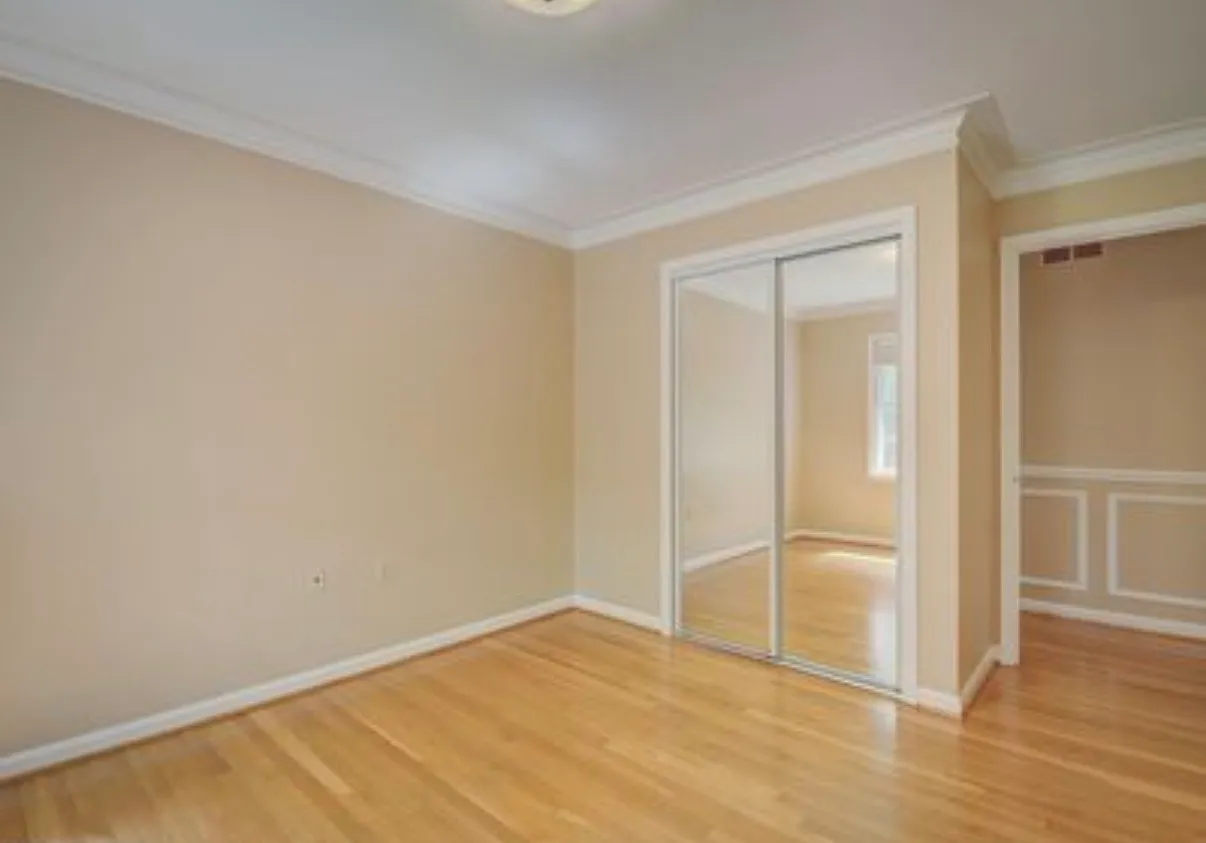 4 bed, 3729 sqft, $4,900 — Photo 1