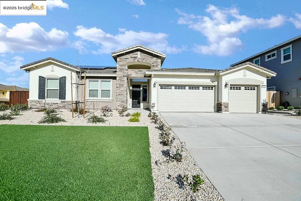 260 Eagle Nest Dr photo 1