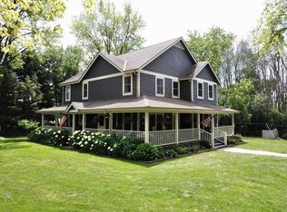 11711 N Church Pl, Mequon, WI 53097