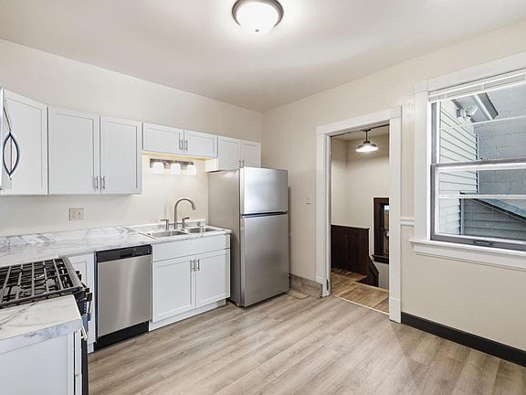 3rd image of 826 N 28th STREET