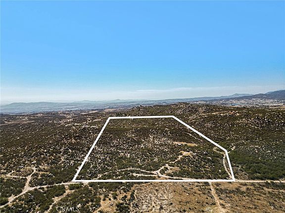 5th image of 44627 Laura Ln #9
