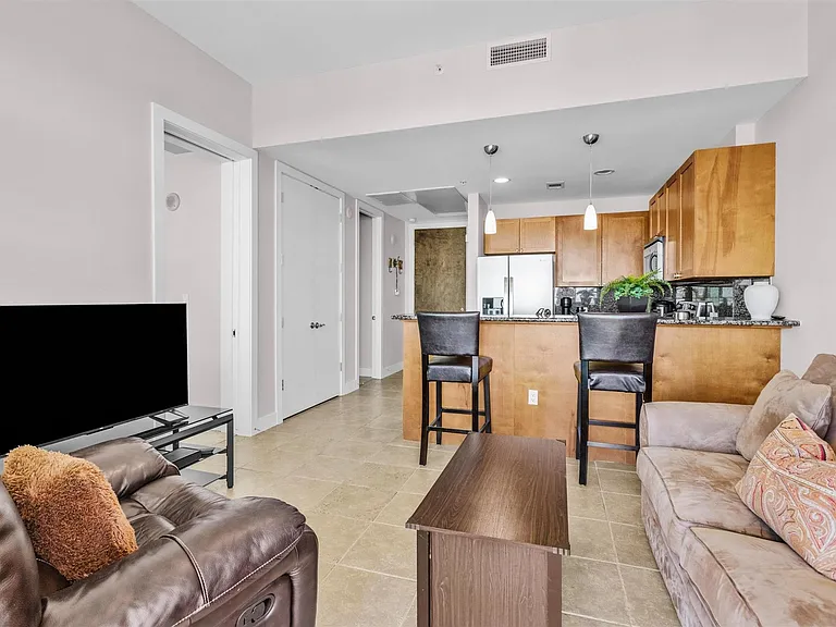 500 Seawall Blvd #1105 — Photo 8