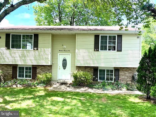 19002 Quail Valley Blvd — Photo 1