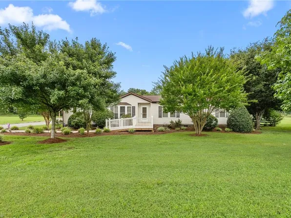 6643 Foster Rd, Whitsett, NC 27377