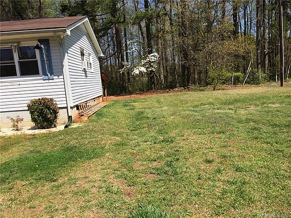 3rd image of 2828 Penninger Cres