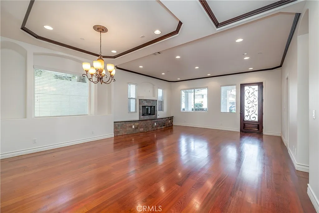 6 bed, 3470 sqft, $10,000 — Photo 4