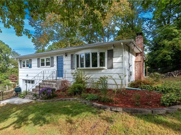 635 Van Doren Court, Valley Cottage, NY 10989